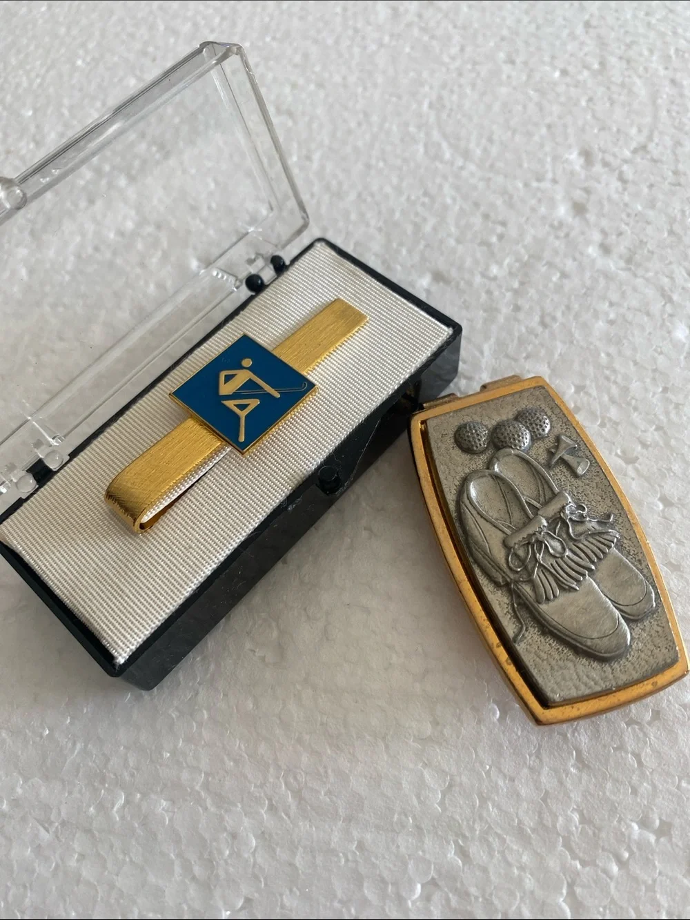 Vtg Hook-Fast Golf Tie Clip & Golfwith Blue Enamel Accent